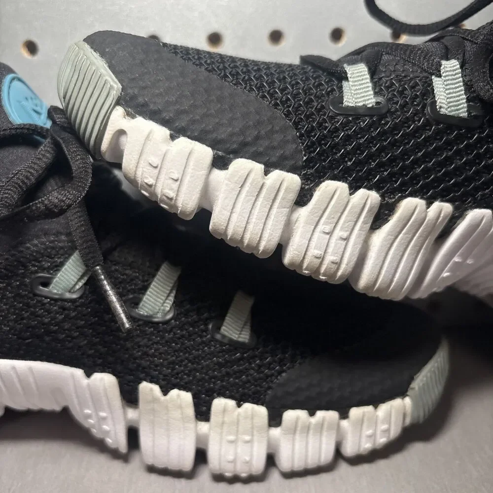 Nike Free Metcon 4 Running Shoes Womens Sz 7 Black Blue Pink Training Sneakers